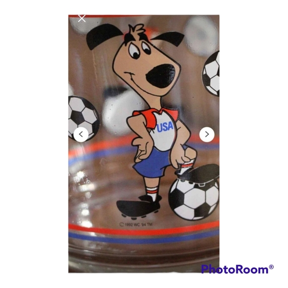 Vintage FIFA 1992 Striker USA World Cup Soccer Pup Dog Mascot Glass Carafe Jug - Picture 4 of 5